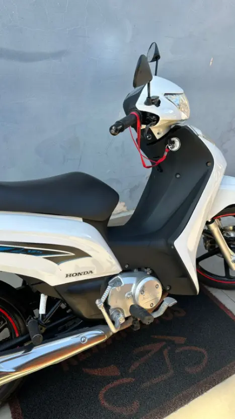 HONDA Biz 125 EX, Foto 2