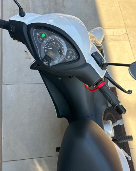 HONDA Biz 125 EX, Foto 3