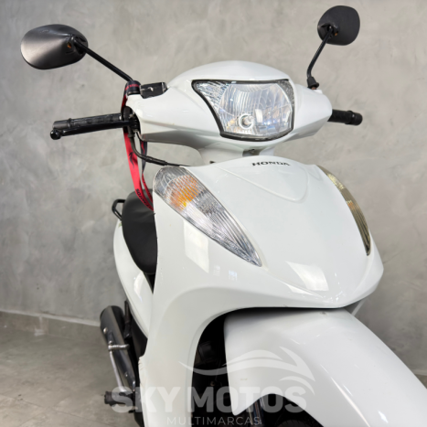 HONDA Biz 125 EX, Foto 2