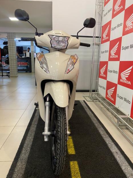 HONDA Biz 125 EX, Foto 2