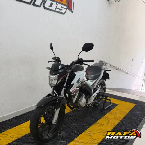 HONDA CB 250 F Twister , Foto 3