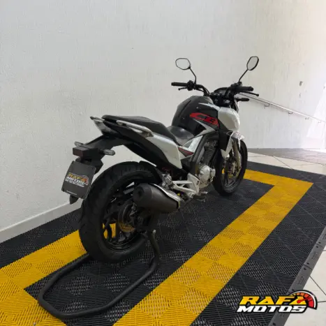 HONDA CB 250 F Twister , Foto 5