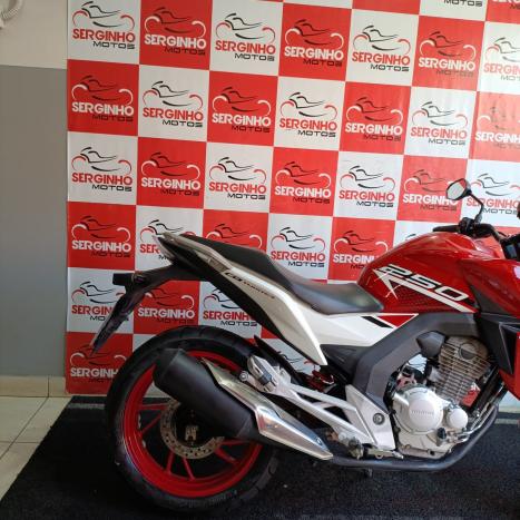 HONDA CB 250 F Twister , Foto 2