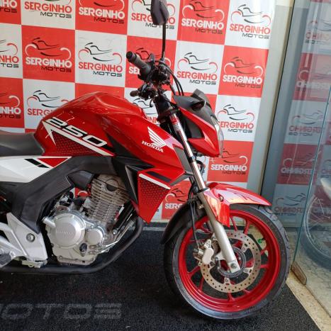 HONDA CB 250 F Twister , Foto 3