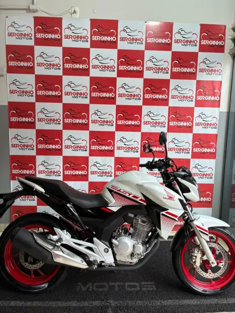 HONDA CB 250 F Twister , Foto 1