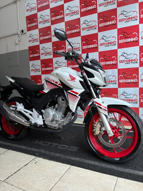 HONDA CB 250 F Twister , Foto 4