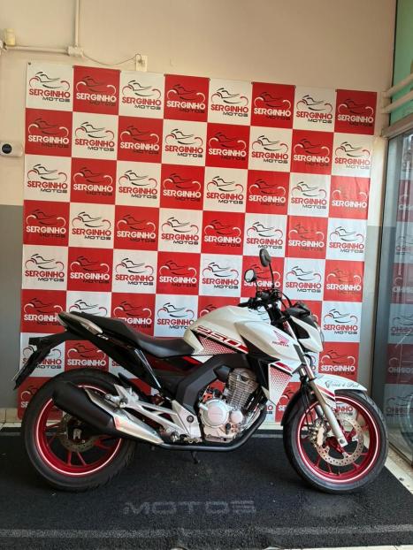 HONDA CB 250 F Twister , Foto 1