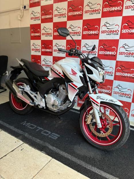 HONDA CB 250 F Twister , Foto 4