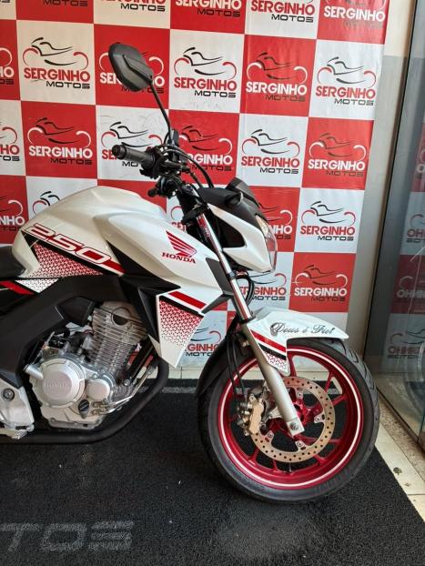 HONDA CB 250 F Twister , Foto 5