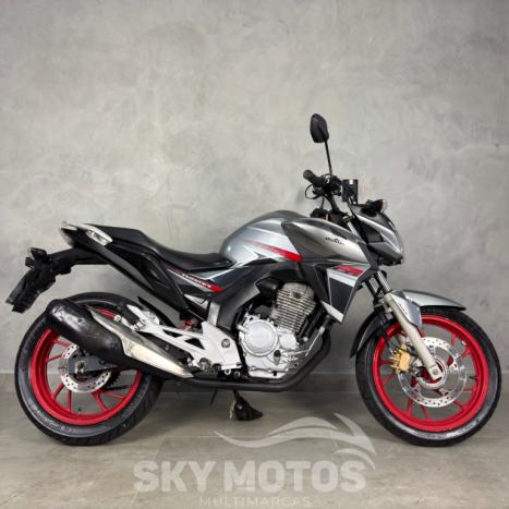 HONDA CB 250 F Twister , Foto 1