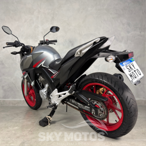 HONDA CB 250 F Twister , Foto 16