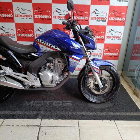HONDA CB 250 F Twister , Foto 3