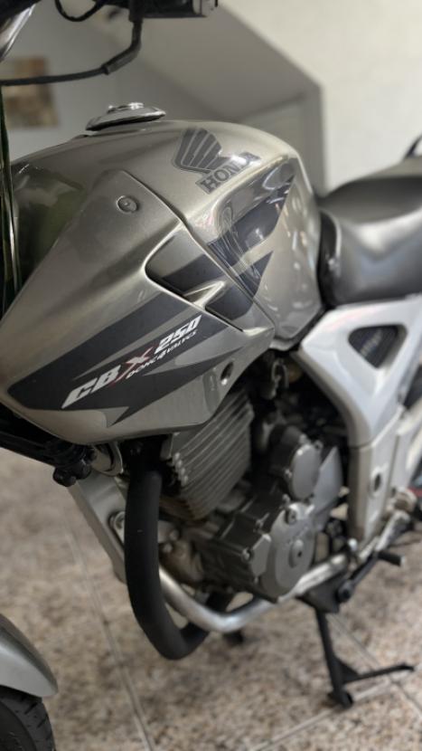 HONDA CB 250 F Twister , Foto 4