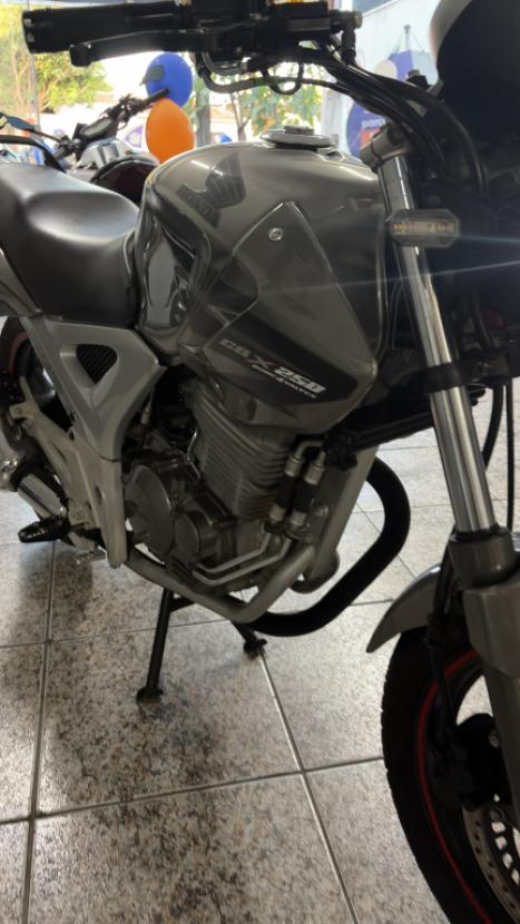 HONDA CB 250 F Twister , Foto 2