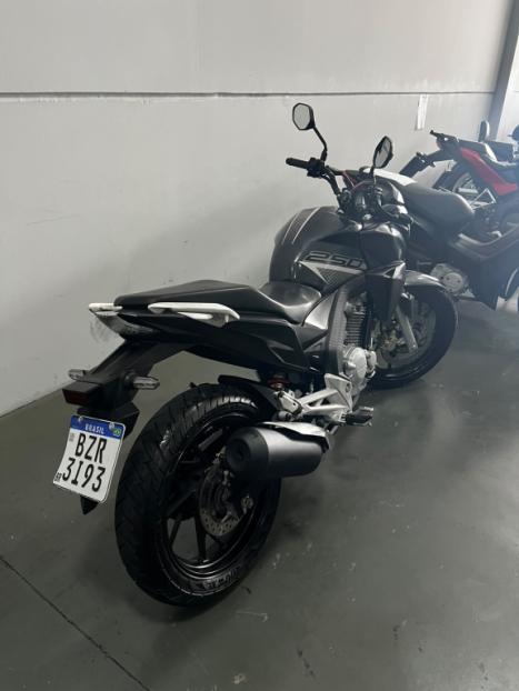 HONDA CB 250 F Twister , Foto 2