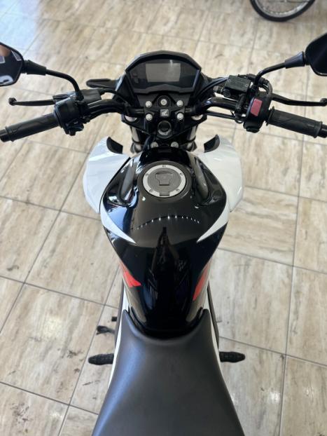 HONDA CB 250 F Twister , Foto 5