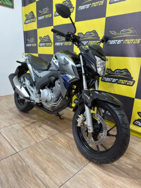 HONDA CB 250 F Twister , Foto 3