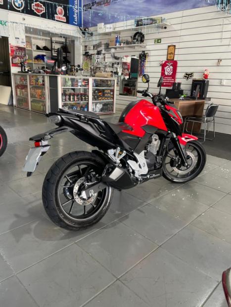 HONDA CB 300 F Twister FLEX ABS, Foto 2