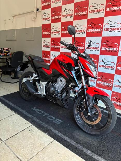 HONDA CB 300 F Twister FLEX ABS, Foto 2