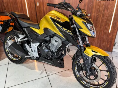 HONDA CB 300 F Twister FLEX ABS, Foto 3