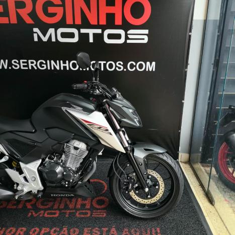 HONDA CB 300 F Twister FLEX ABS, Foto 3