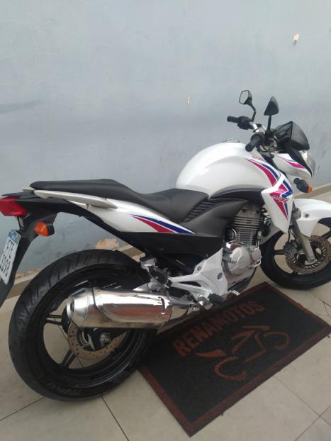 HONDA CB 300 R ESPECIAL EDITION, Foto 8