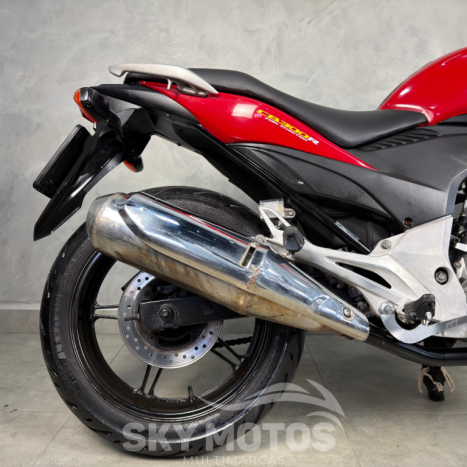 HONDA CB 300 R ESPECIAL EDITION, Foto 2