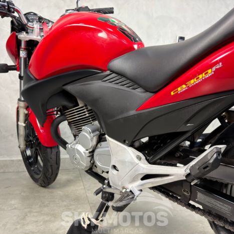 HONDA CB 300 R ESPECIAL EDITION, Foto 18