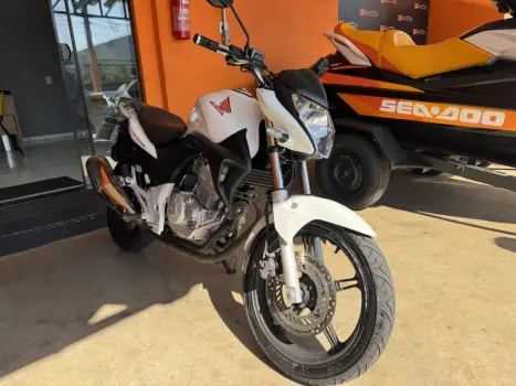 HONDA CB 300 R ESPECIAL EDITION, Foto 4