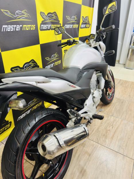 HONDA CB 300 R STD, Foto 5