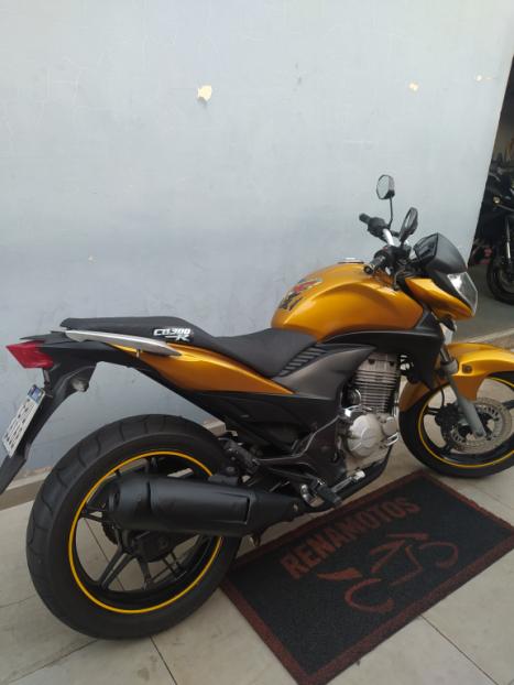 HONDA CB 300 R STD, Foto 2