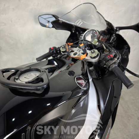 HONDA CBR 1000 RR FIRE BLADE, Foto 3