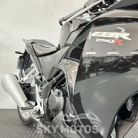 HONDA CBR 250 R, Foto 6
