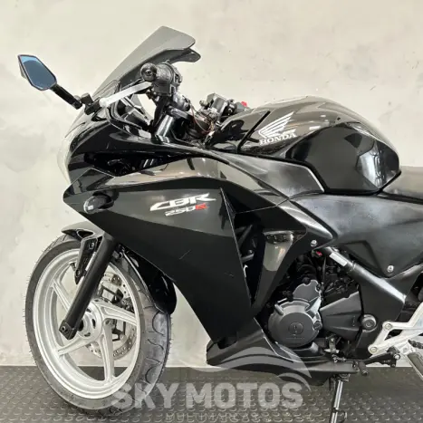 HONDA CBR 250 R, Foto 13