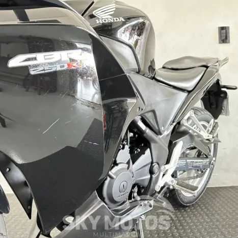 HONDA CBR 250 R, Foto 16