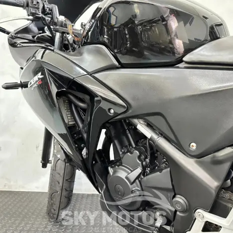 HONDA CBR 250 R, Foto 19