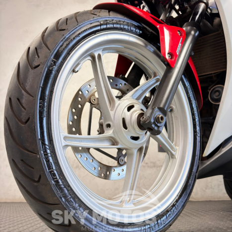 HONDA CBR 250 R, Foto 16