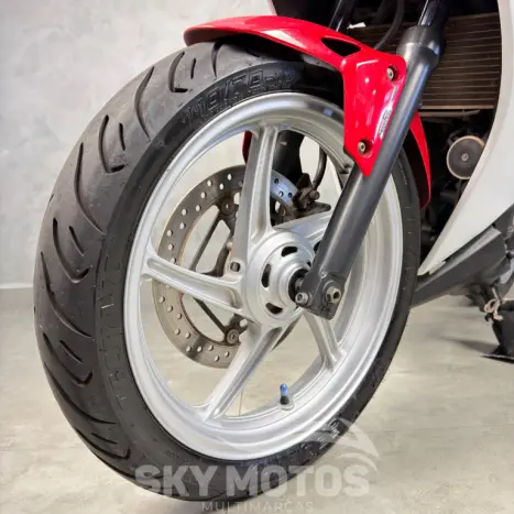 HONDA CBR 250 R, Foto 16