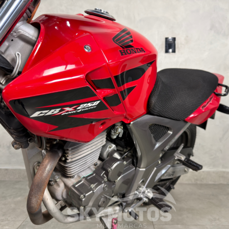 HONDA CBX Twister 250 , Foto 13