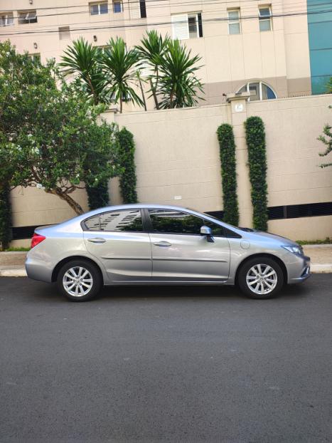 HONDA Civic 1.8 16V 4P FLEX LXS AUTOM�TICO, Foto 3
