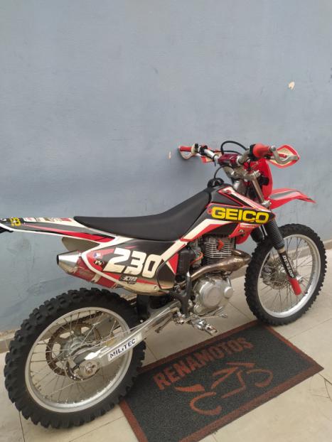 HONDA CRF 230 F, Foto 3
