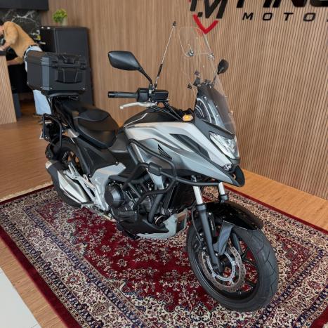 HONDA NC 750 X ABS, Foto 2