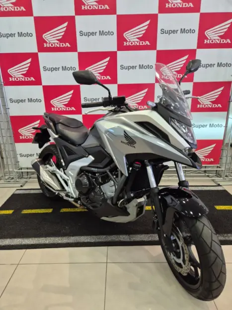 HONDA NC 750 X ABS, Foto 1