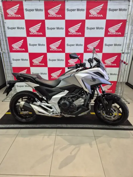 HONDA NC 750 X ABS, Foto 2