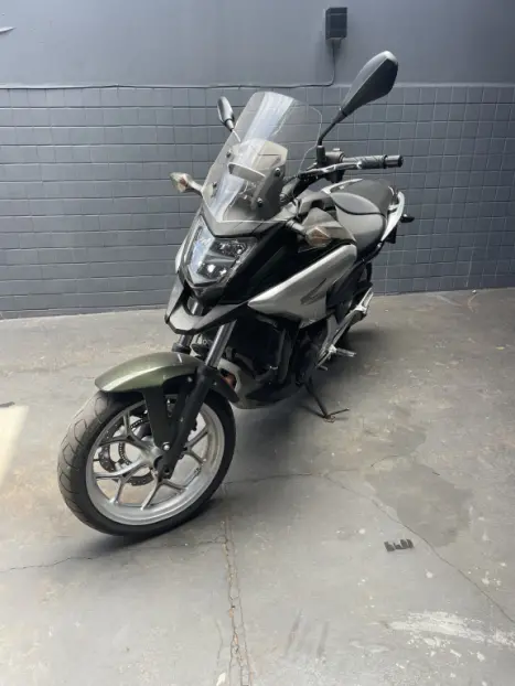 HONDA NC 750 X ABS, Foto 1