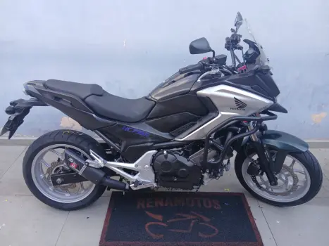 HONDA NC 750 X ABS, Foto 1