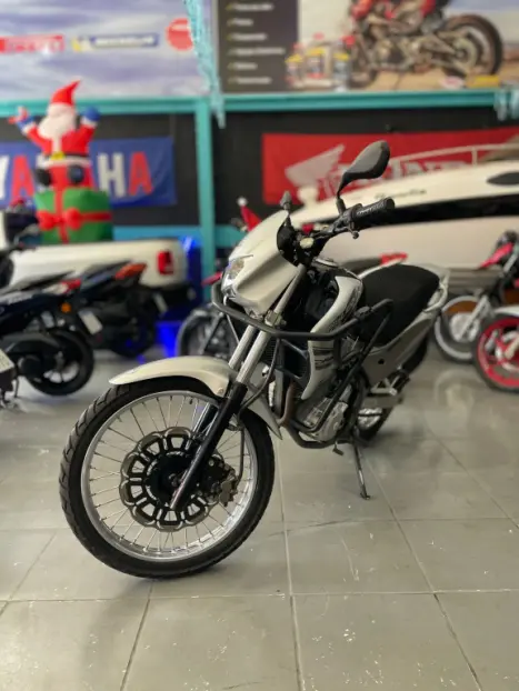 HONDA NX Falcon 400, Foto 3