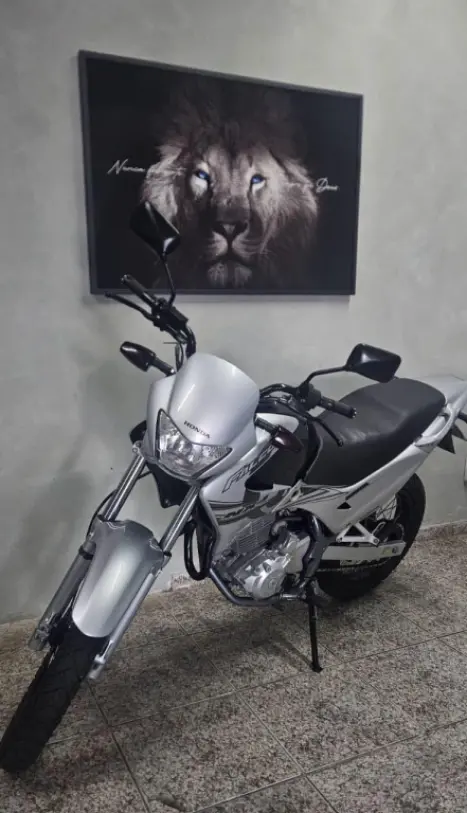 HONDA NX Falcon 400, Foto 2