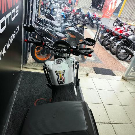 HONDA NX Falcon 400, Foto 4