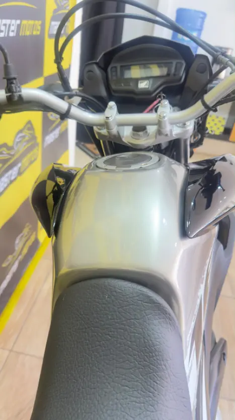 HONDA NXR Bros 150 ESD, Foto 2